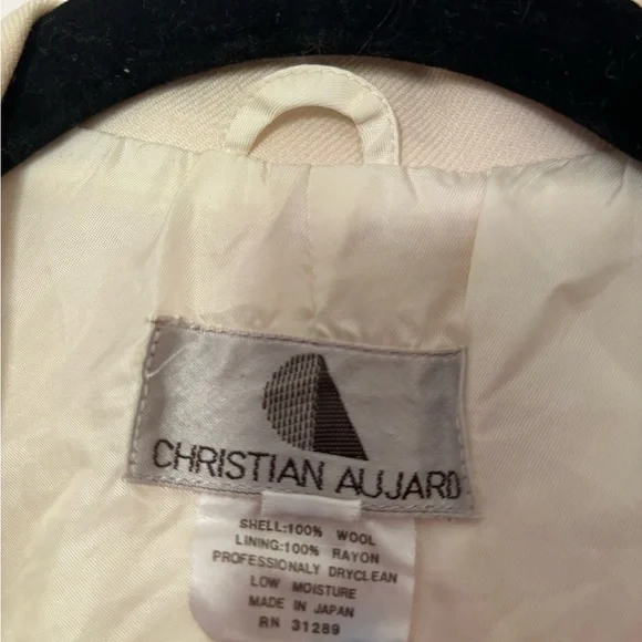 Christian Aujard cream blazer - Picture 2 of 4